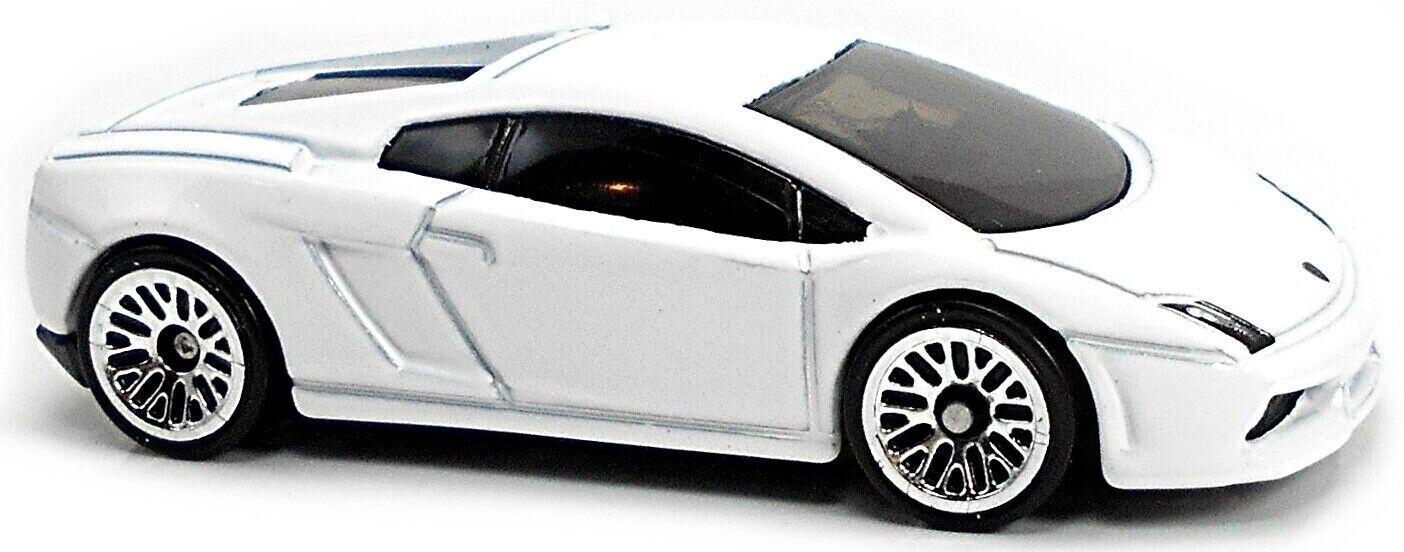 Hot Wheels Fast & Furious Lambhorgini LP Die-Cast Car for ages 3+ Toy Car Race Fun