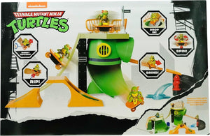 Teenage Mutant Ninja Turtles 18-Piece Turtles Mayhem Madness Skate Park Playset