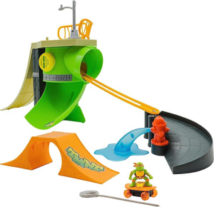 Teenage Mutant Ninja Turtles 18-Piece Turtles Mayhem Madness Skate Park Playset