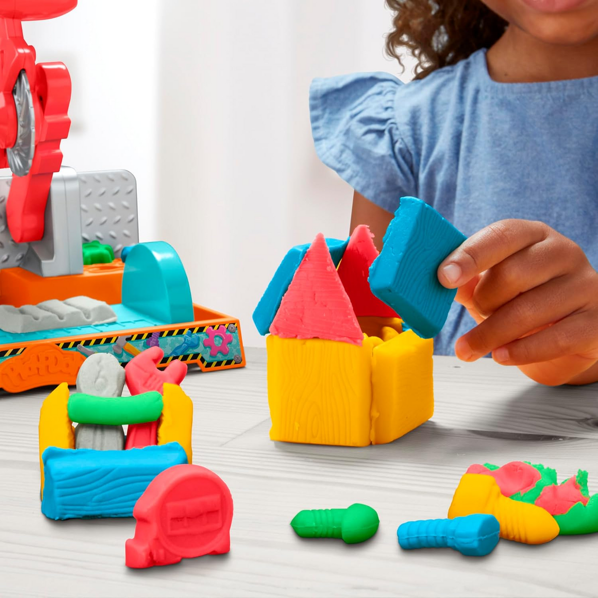 Play-Doh Stamp And Saw Tool Bench Playset Construction New Toy
