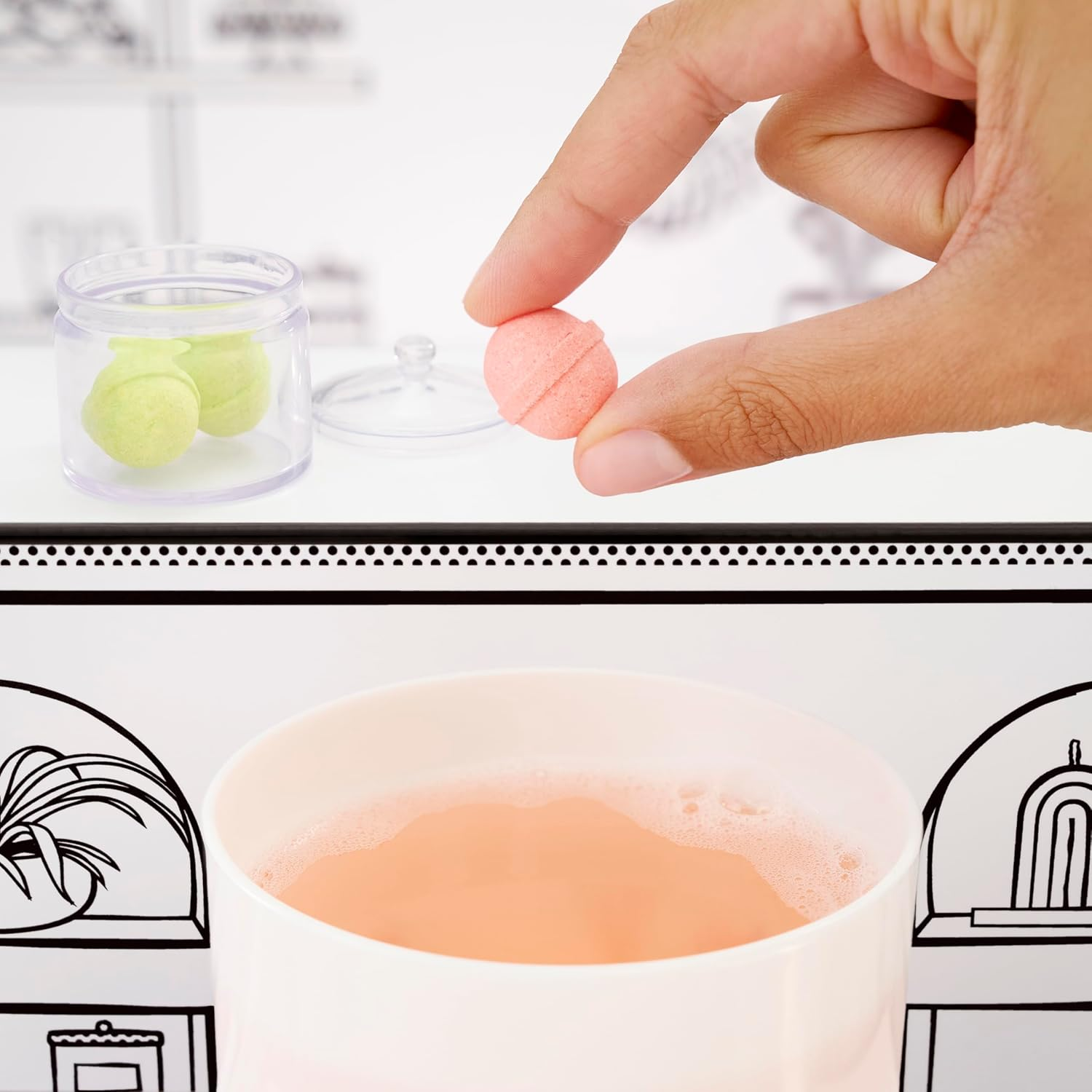 MGA Miniverse Make It Mini Spa Multipack with 5 DIY Collectible Mini Creations