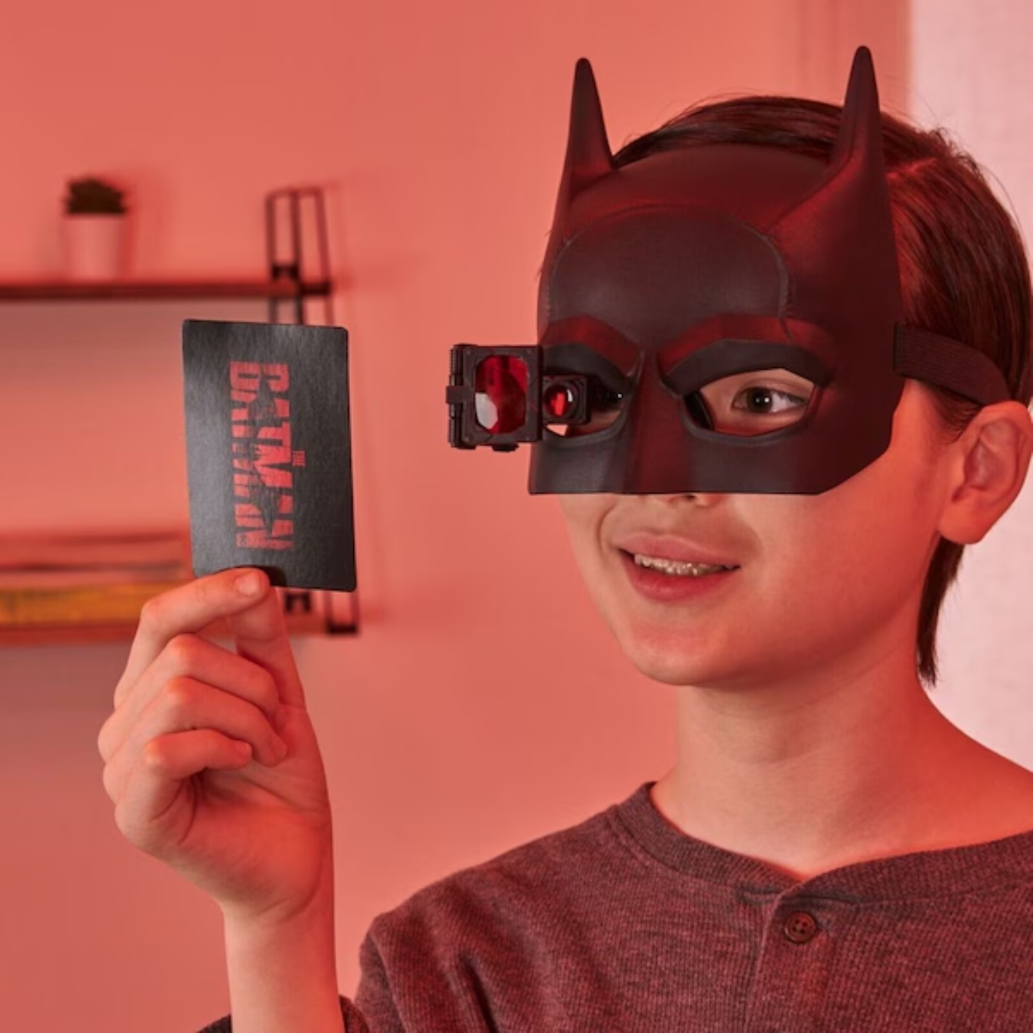 Batman Detective Kit with Mask Belt Case Batarang Red Reveal Lens LED Light Play