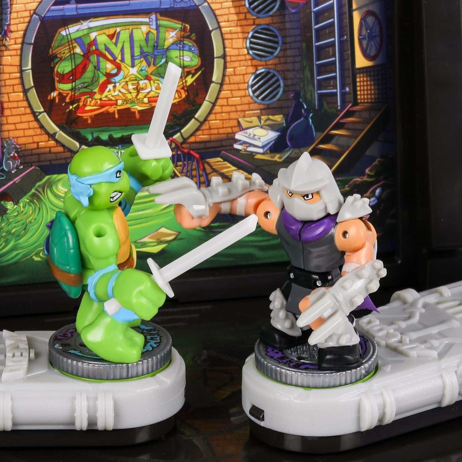 Akedo Legends TMNT Battle Arena Mini Warriors Leonardo Shredder Sound Action Toy