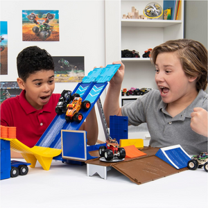 Monster Jam Transforming Hauler Playset 1:64 Scale Truck Kids Toy Vehicle Set