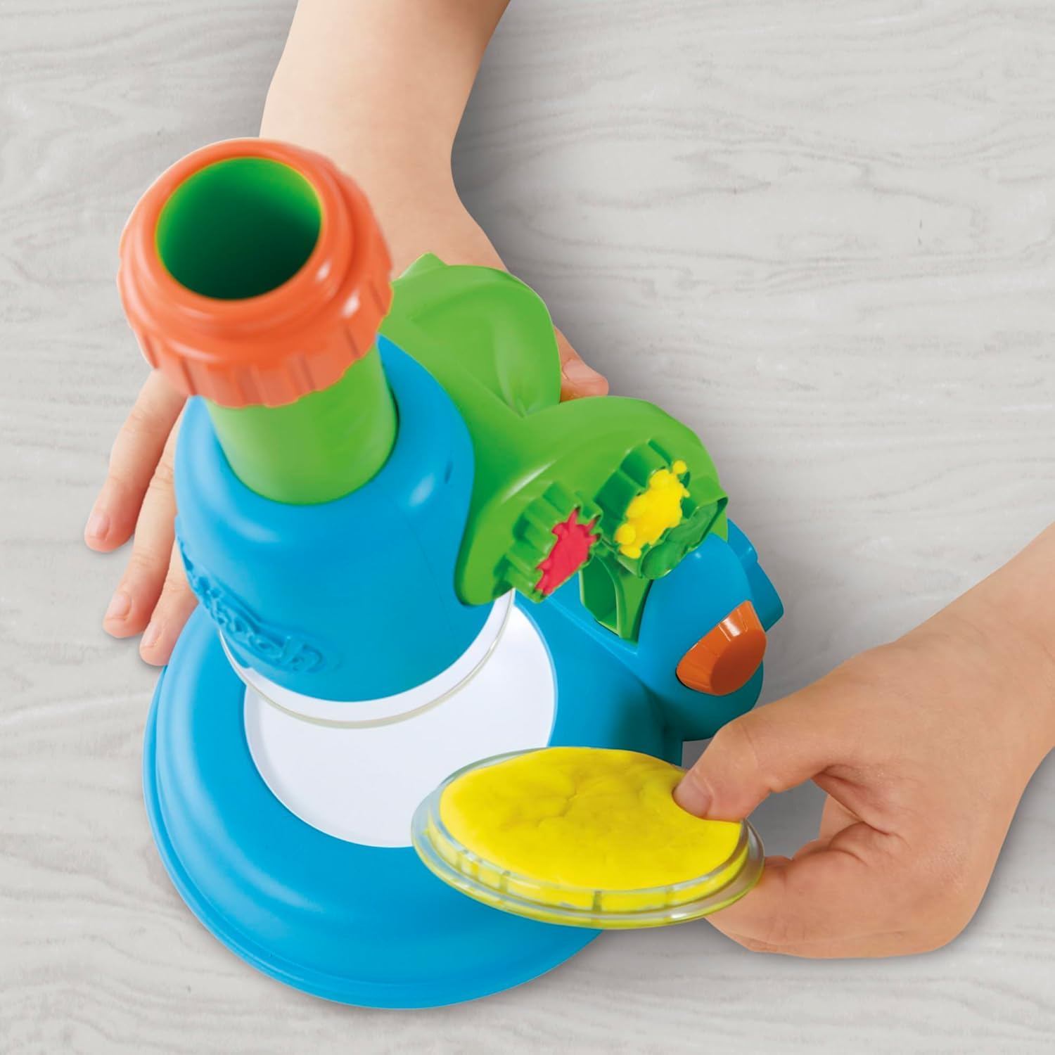 Play-doh Light and Look Microscope Ages 3+ New Toy Play Gift