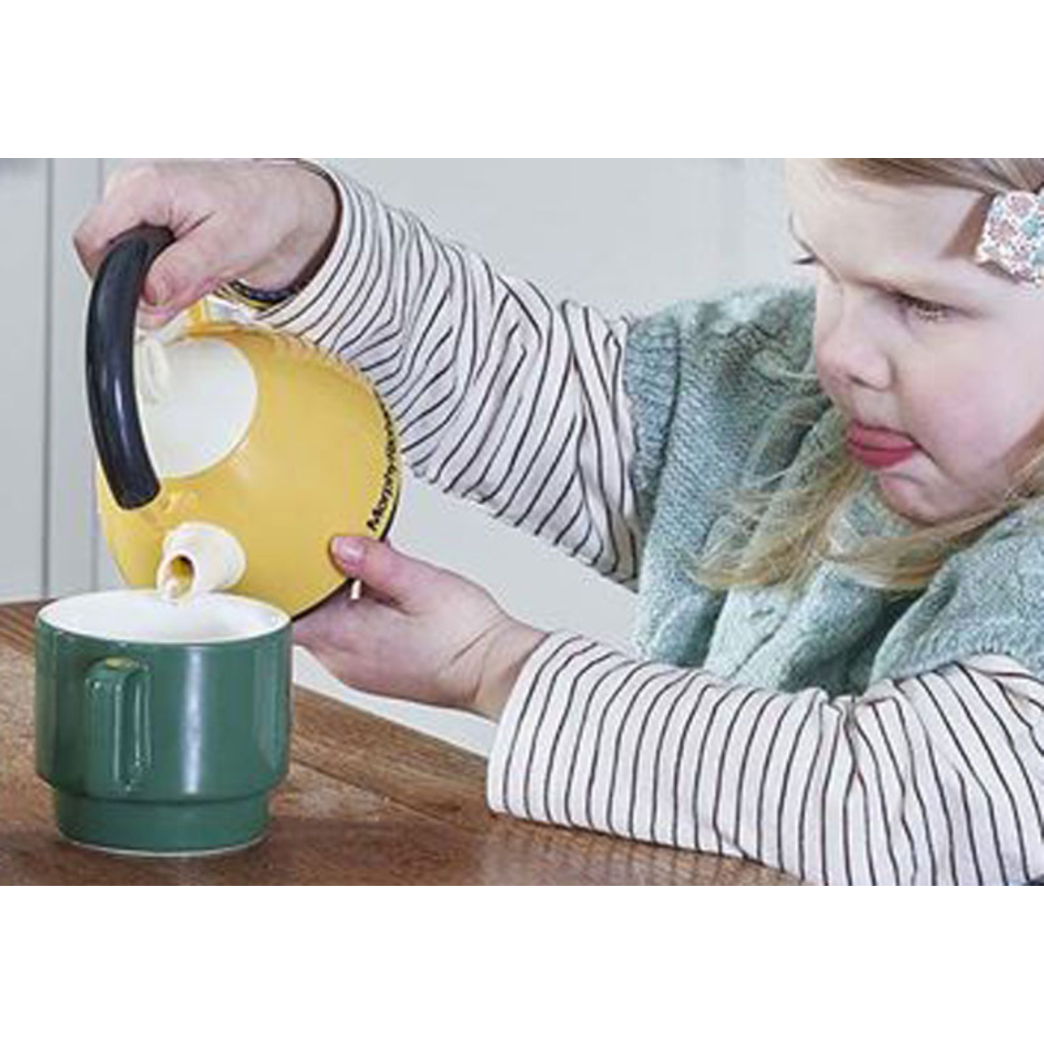 Casdon Morphy Richards Toy Kettle Play Kitchen Accessory Realistic Brew Action