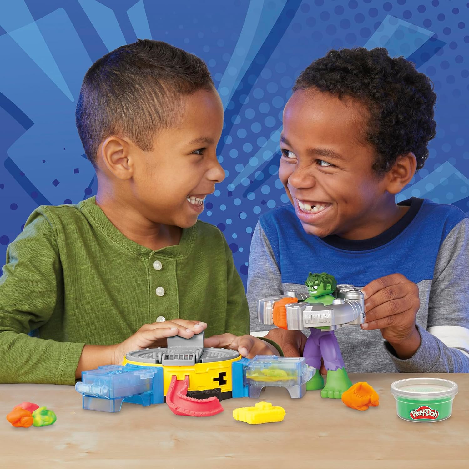 Play-Doh Marvel Hulk Smash Squish Playset Bendy Figure Smash Trucks Ages 4 Plus