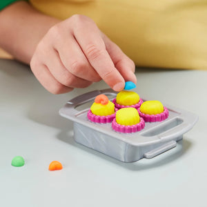 Play-Doh Kitchen Creations Magical Oven Set with 6 Tubs of Dough Ages 3+