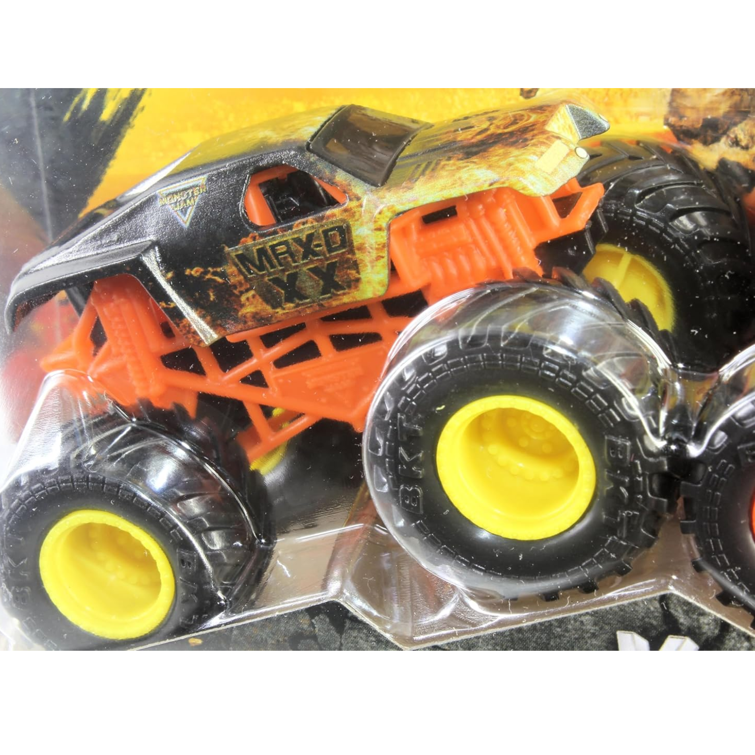 Monster Jam Series 33 Truck 2 Pack Max-D XX vs El Toro Loco Diecast Ages 3 Plus