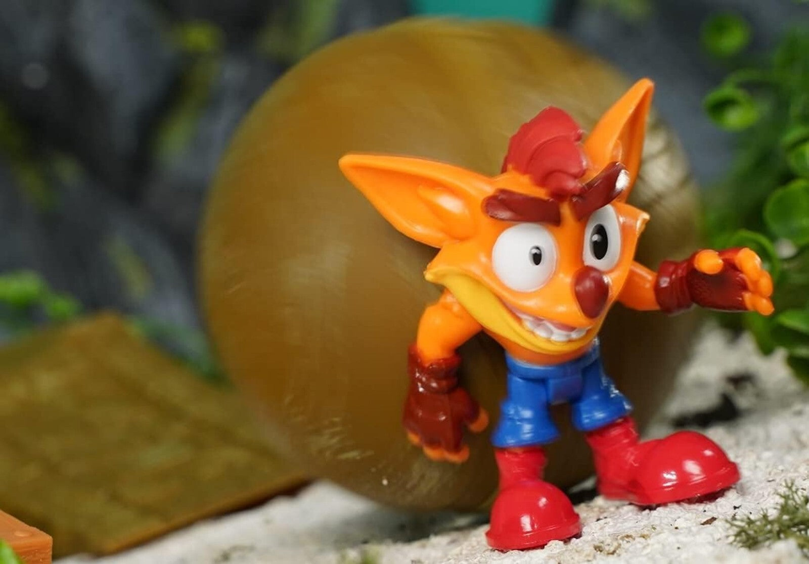 Crash Bandicoot Boulder Dash Diorama Action Figure 2.5-Inch Size New Toy