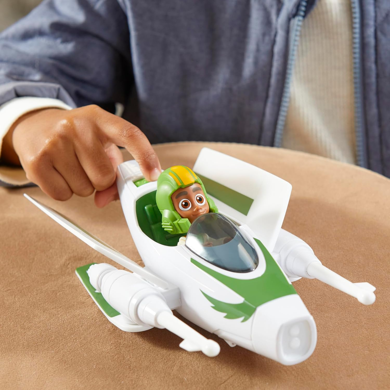 Star Wars Kai Brightstar Jedi Pilot Feature Vehicle with Figure & Ship Toy Ages
