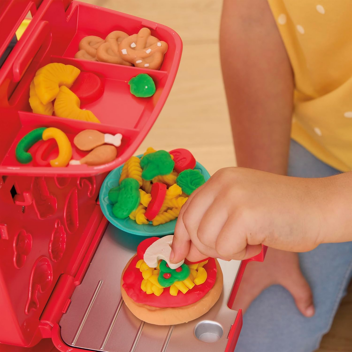 Play-Doh Pizza Delivery Scooter Playset Large Ride-On Play Food New Toy Car