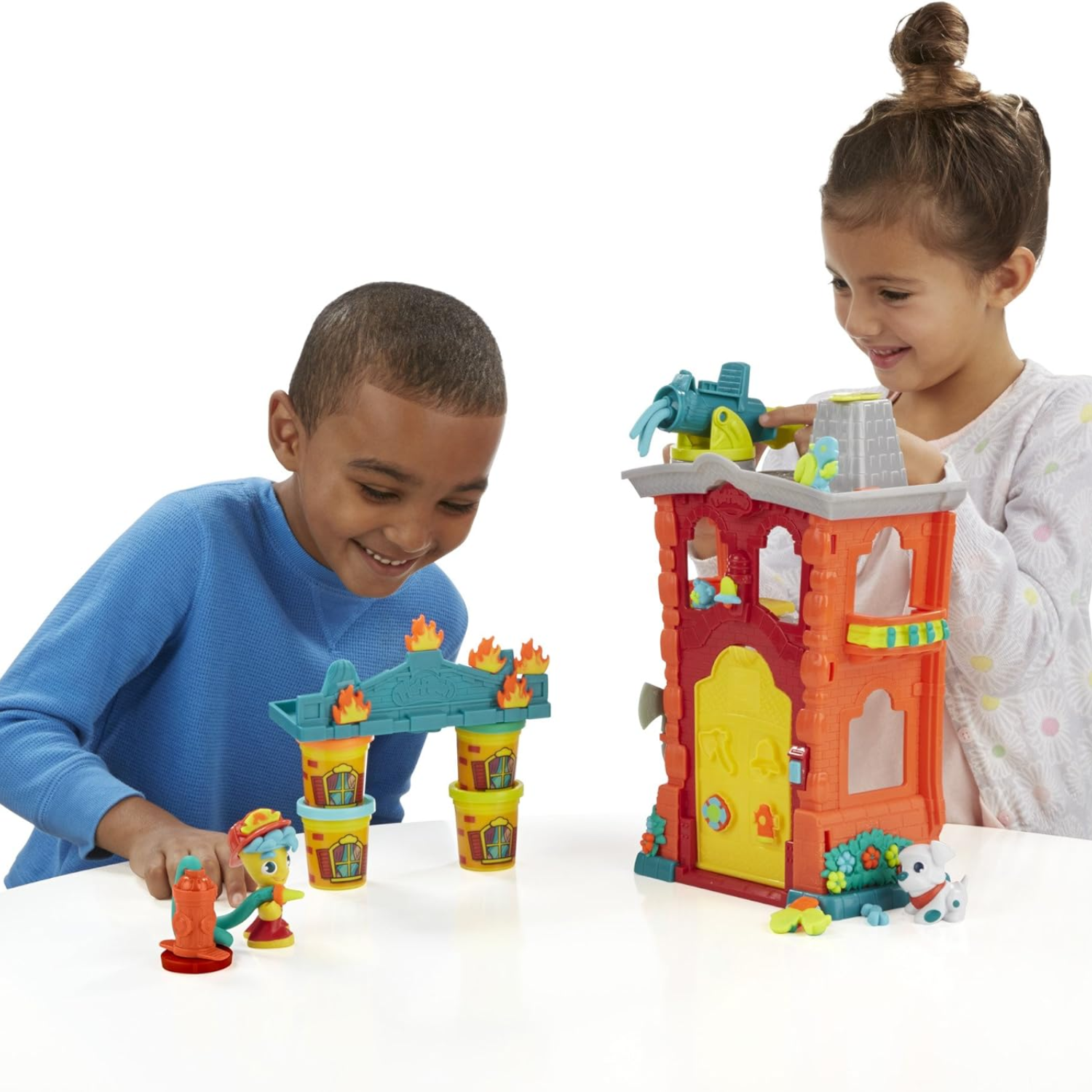 Play-doh Town Firehouse New Toy Firefighter