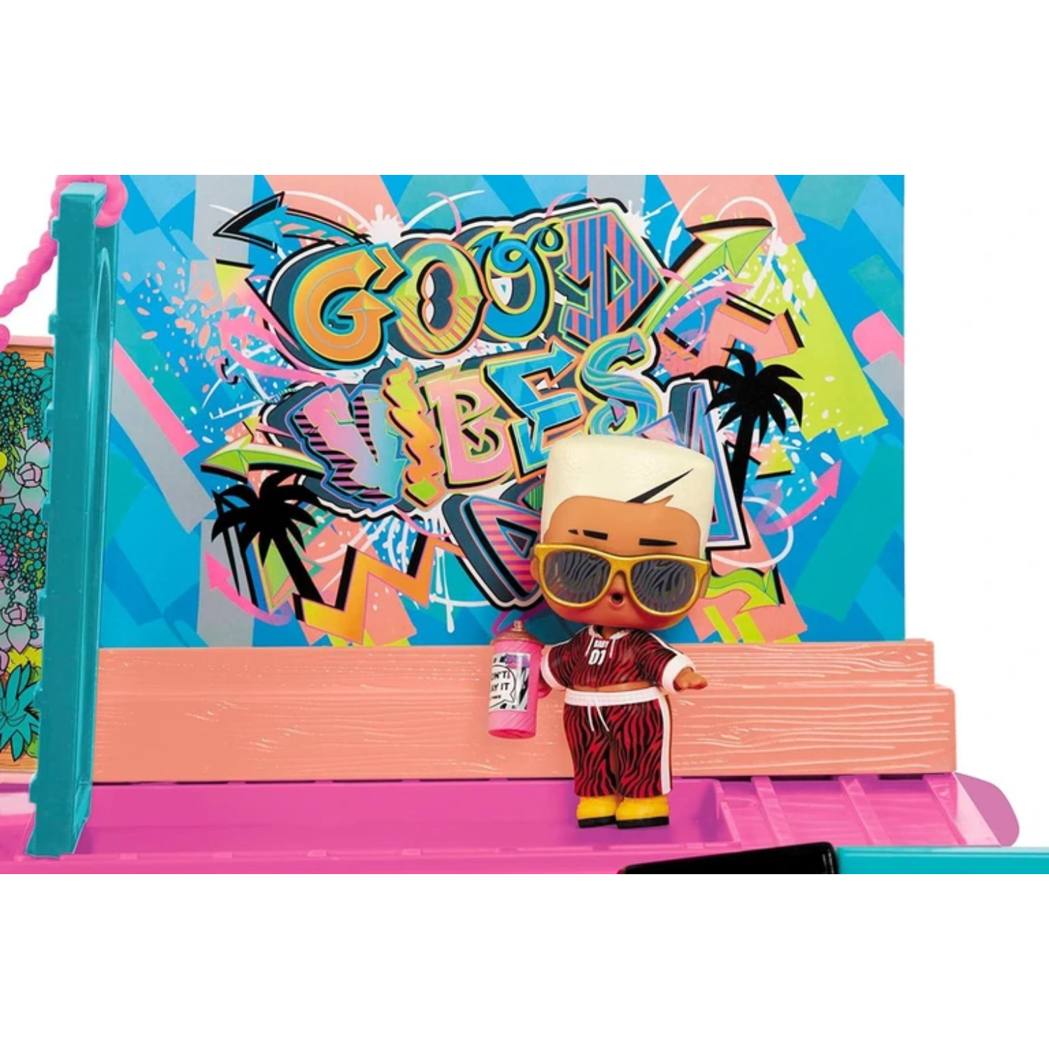 L.O.L. Surprise Fashion Show House Playset 40+ Surprises 2 Exclusive Dolls 4+