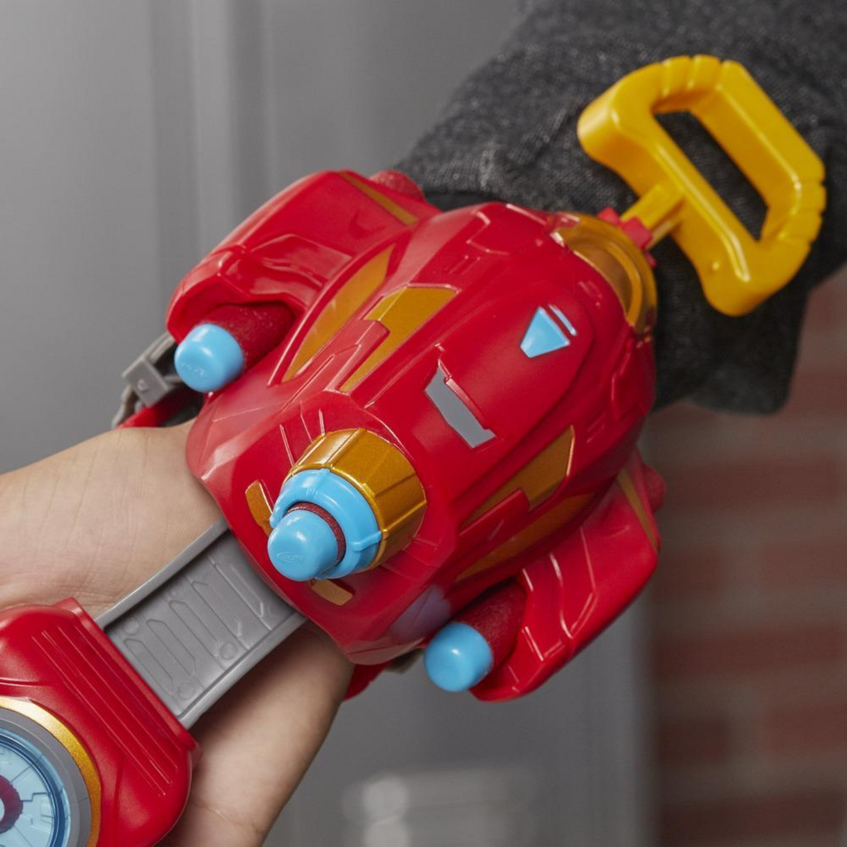 Iron Man Repulsor Blast Gauntlet Nerf Power Moves Dart Launching New Toy