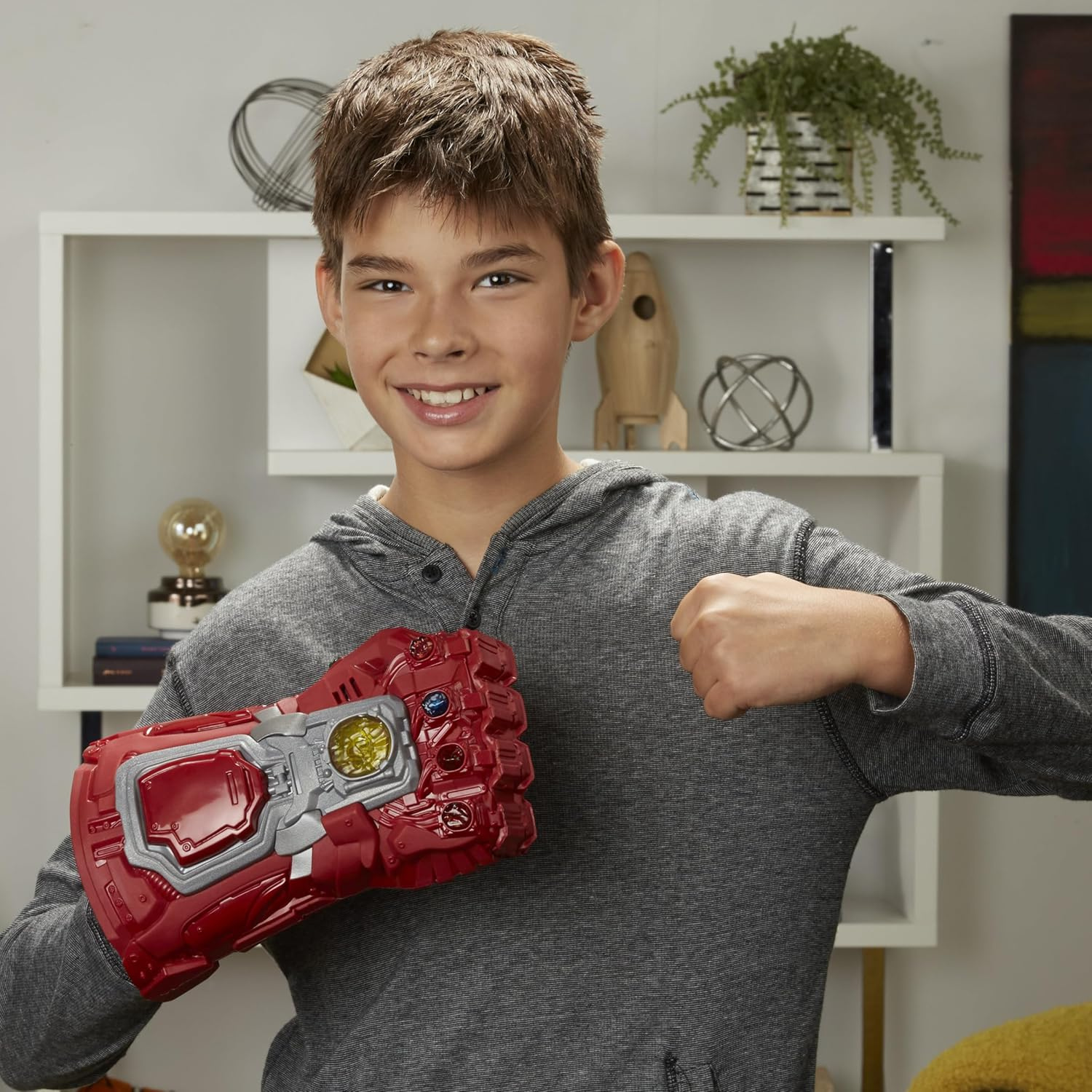 Marvel Avengers Endgame Red Infinity Gauntlet Electronic Fist Toy for Kids 5+