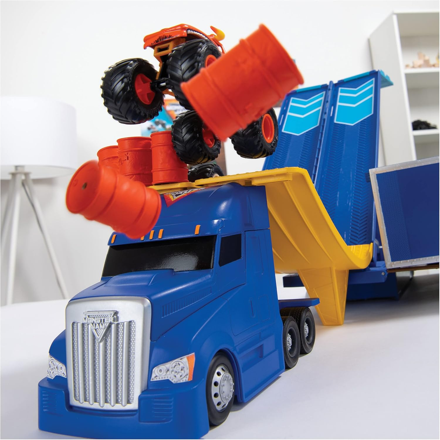 Monster Jam Transforming Hauler Playset 1:64 Scale Truck Kids Toy Vehicle Set