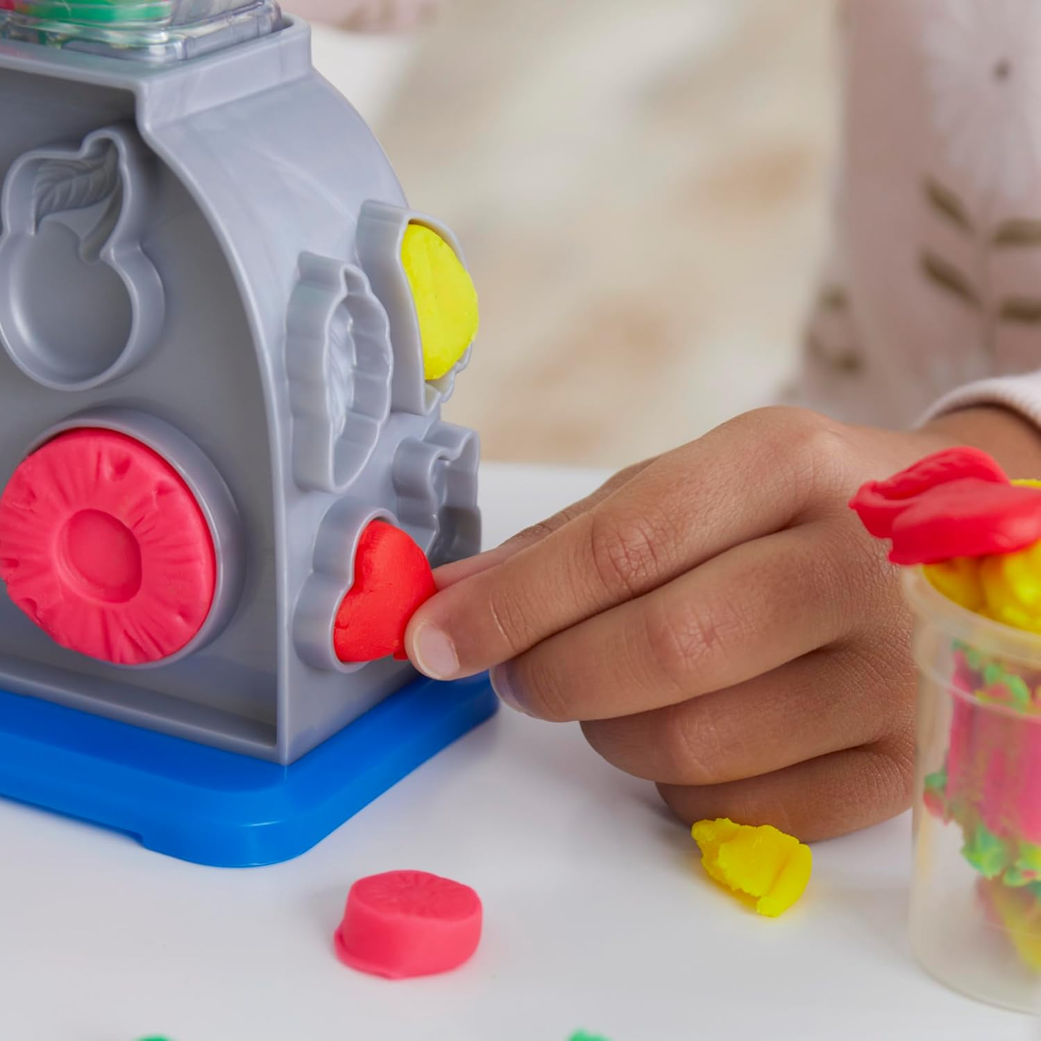 Play-Doh Swirlin Smoothies Blender Playset Kitchen New Toy