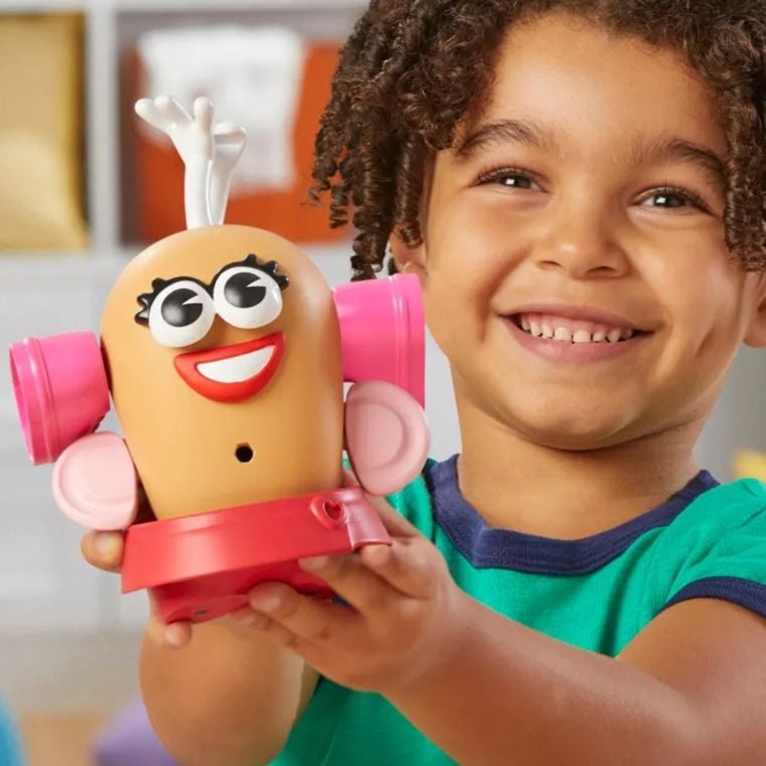 Mrs Potato Head Classic Mix and Match Toy with Accessories for Kids Ages 2+