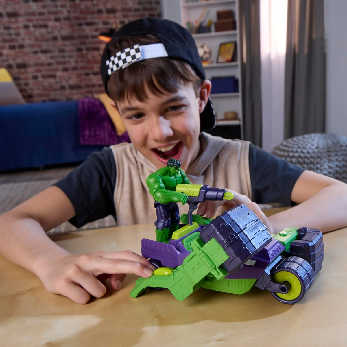 Avengers VenomVersus Epic World of Action 4 Inch Hulk Blast Smash Truck Figure